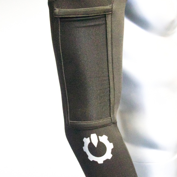 WOMEN'S SPORTS ARM SLEEVE THAT HOLDS YOUR PHONE - Picture 8 of 8